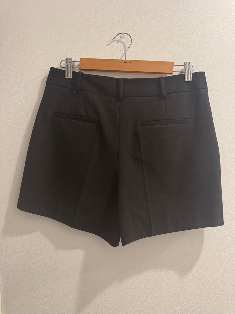 Zara Black High-Waist Tailored Shorts - Picture 3 of 4